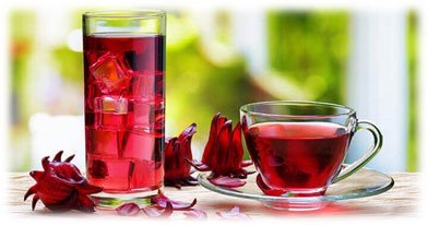 Flor de Jamaica - Vaso y taza de cristal con infusión de flor de Jamaica
