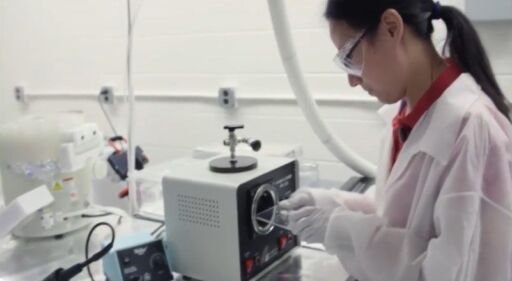 Placas solares de interior ayudarían a mitigar el impacto ambiental