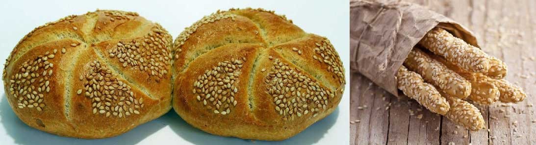 diferentes tipos de panes con semillas de sésamo en la cubierta
