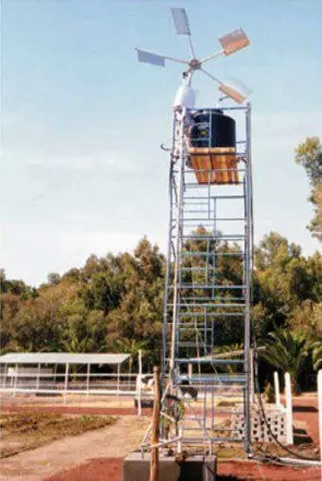 bombeo eólico de agua en granja integral