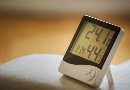 Dispositivo que mide temperatura y humedad
