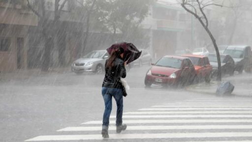 Avanza tercera onda tropical en Venezuela