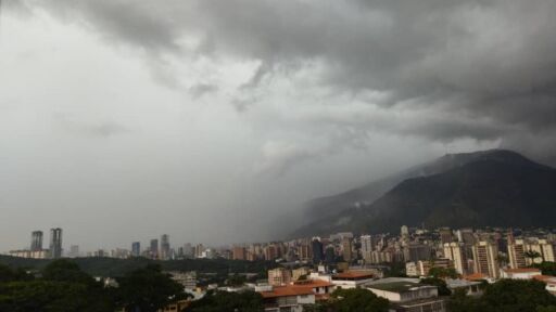 Lluvias de intensidad variable continuaran debido a cuarta onda tropical