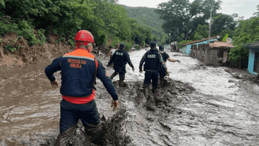 Lluvias e inundaciones mantienen en alerta al oriente venezolano