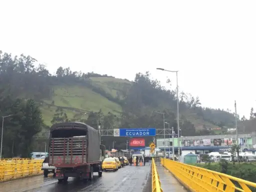 Colombia activó controles fronterizos en frontera con Ecuador ante denuncias de contrabando